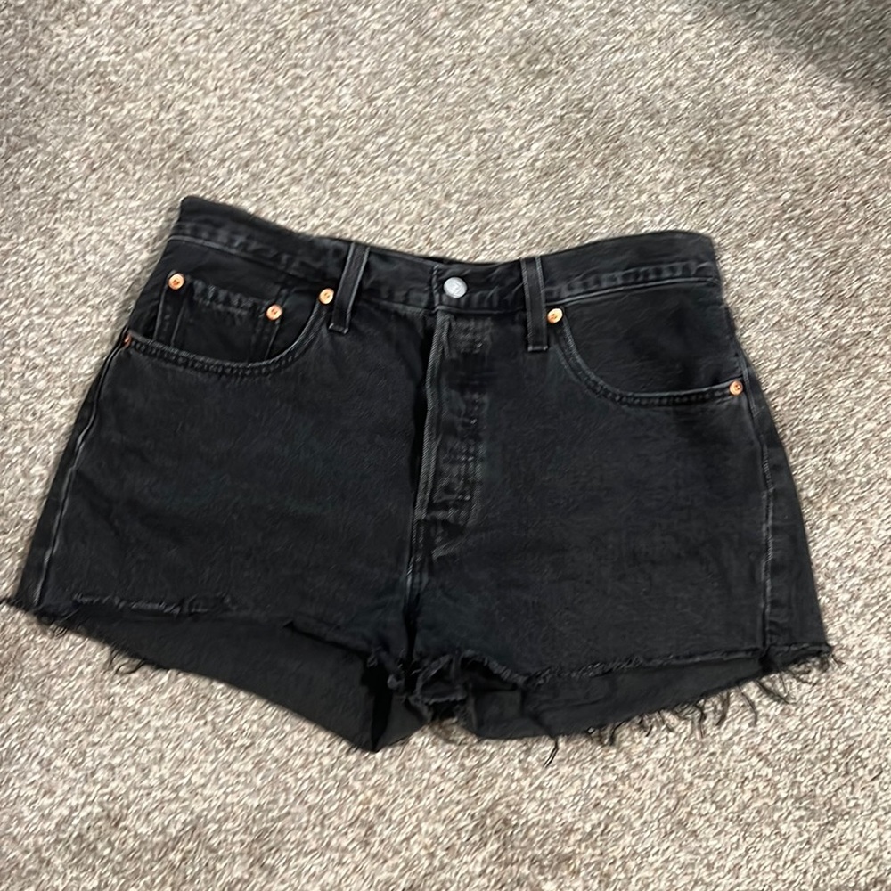 EUC Levi high waist black shorts distressed